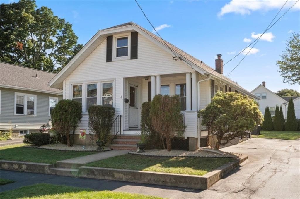 Single Family Residence at 25 Hollywood Avenue, Warwick, photo 16 of 16