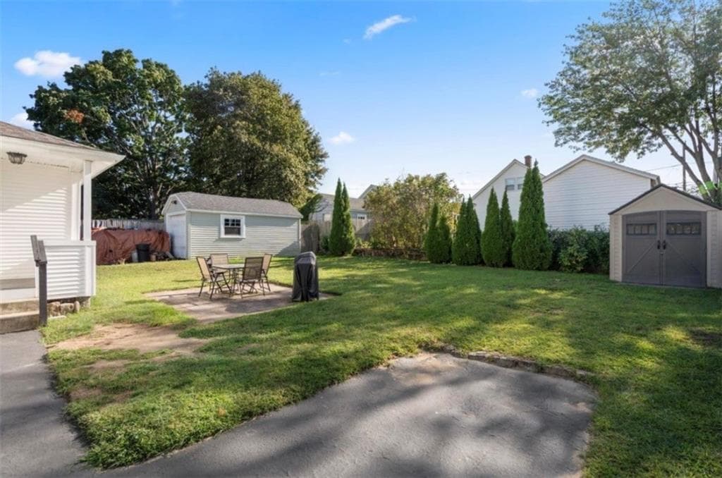 Single Family Residence at 25 Hollywood Avenue, Warwick, photo 15 of 16