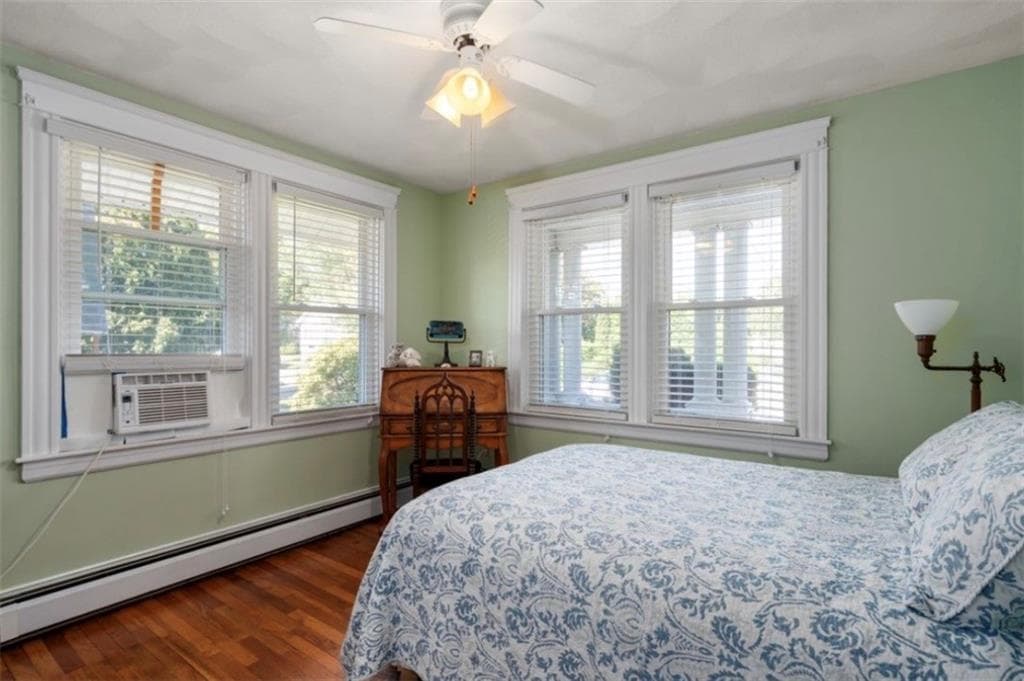 Single Family Residence at 25 Hollywood Avenue, Warwick, photo 11 of 16