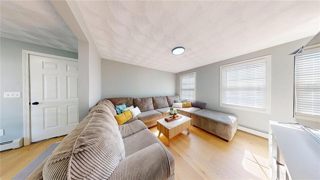 Single Family Residence at 4 Cooke Place, Warwick, photo 17 of 37