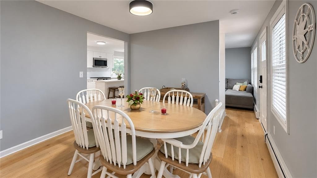 Single Family Residence at 4 Cooke Place, Warwick, photo 14 of 37