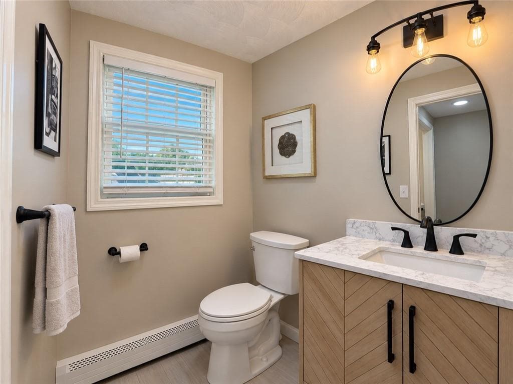 Single Family Residence at 4 Cooke Place, Warwick, photo 19 of 37