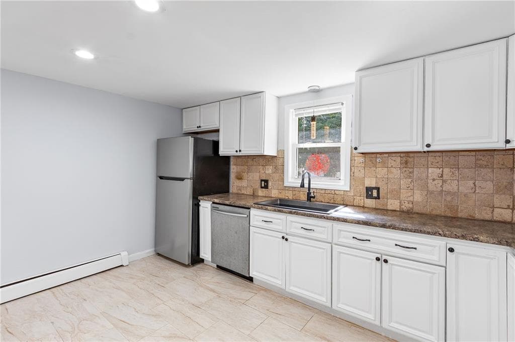Single Family Residence at 72 Dayton Avenue, Warwick, photo 12 of 26