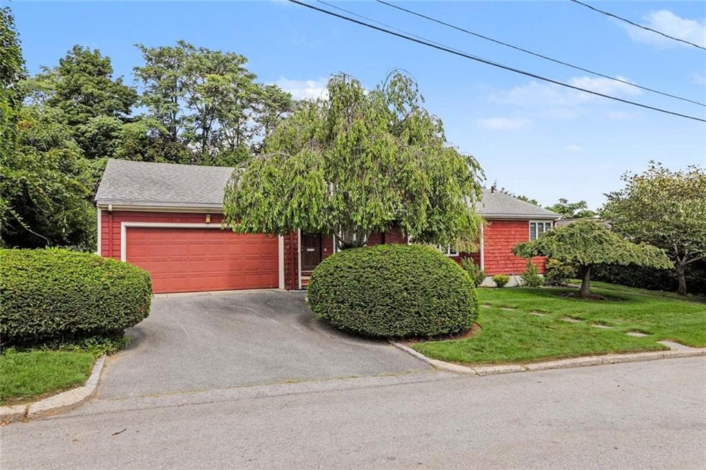 Single Family Residence at 15 Cambria Court, Pawtucket, photo 2 of 42