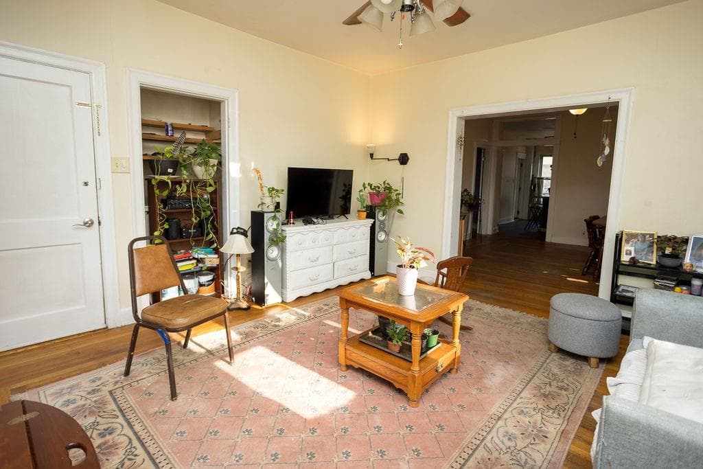 Multi Family at 29 Hamlet Avenue, Woonsocket, photo 12 of 48