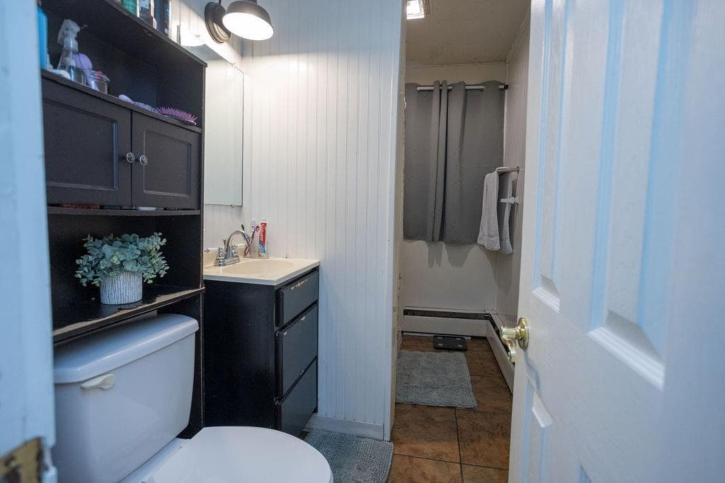 Multi Family at 29 Hamlet Avenue, Woonsocket, photo 32 of 48