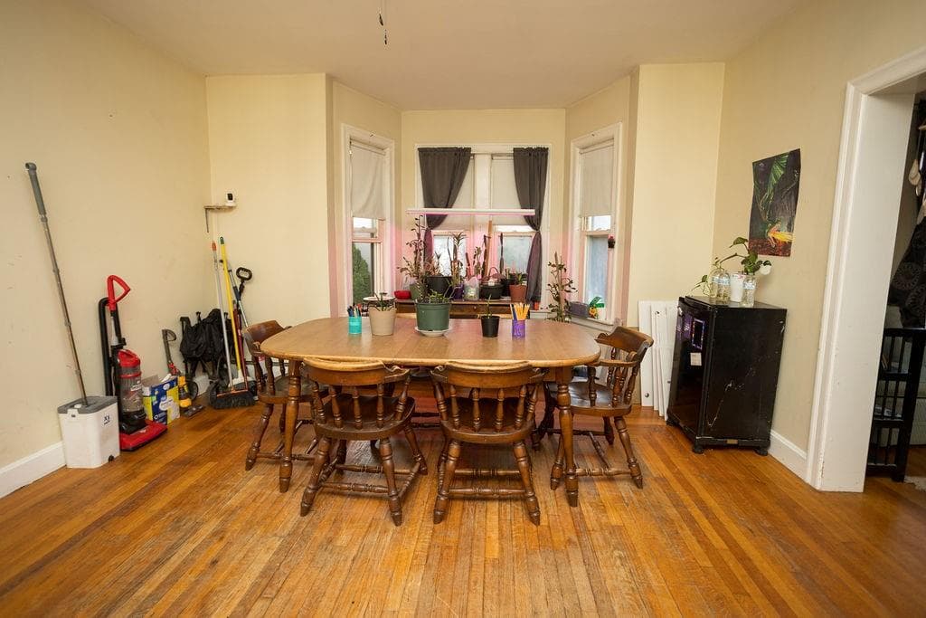Multi Family at 29 Hamlet Avenue, Woonsocket, photo 9 of 48