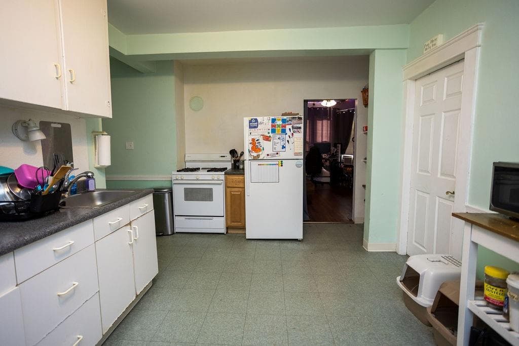 Multi Family at 29 Hamlet Avenue, Woonsocket, photo 24 of 48