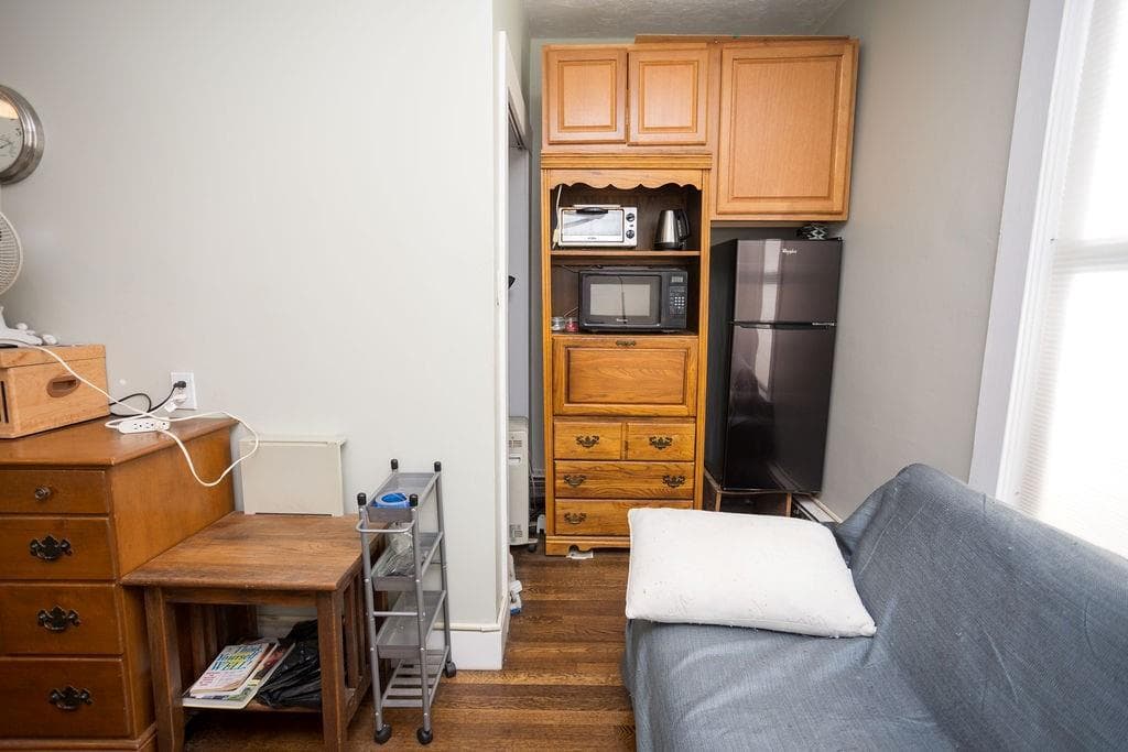 Multi Family at 29 Hamlet Avenue, Woonsocket, photo 19 of 48