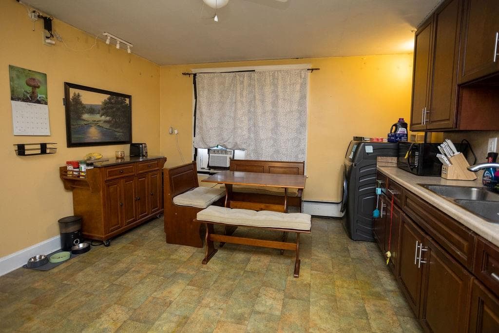 Multi Family at 29 Hamlet Avenue, Woonsocket, photo 39 of 48