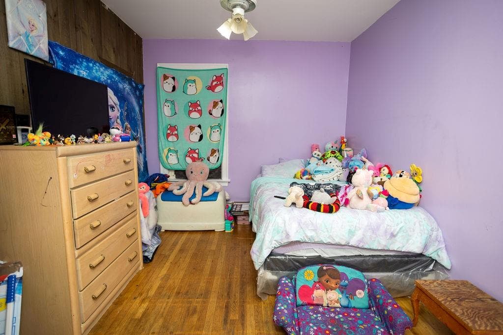 Multi Family at 29 Hamlet Avenue, Woonsocket, photo 8 of 48