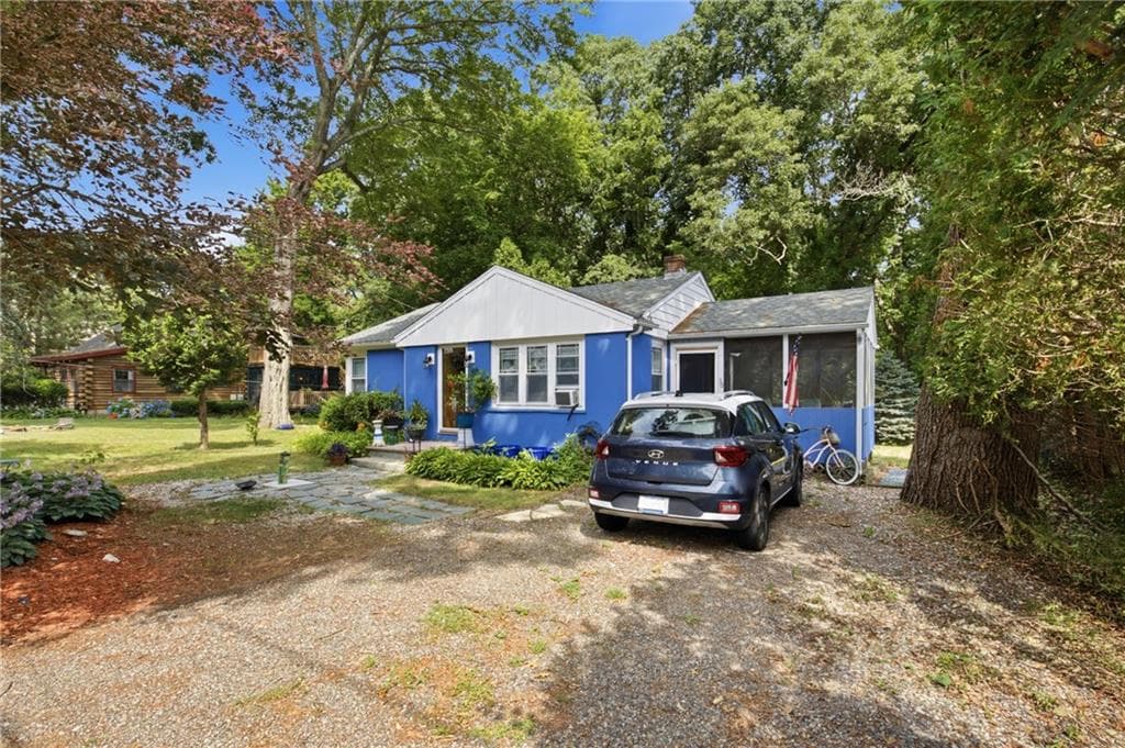 Single Family Residence at 50 Plum Point Road, North Kingstown, photo 3 of 29