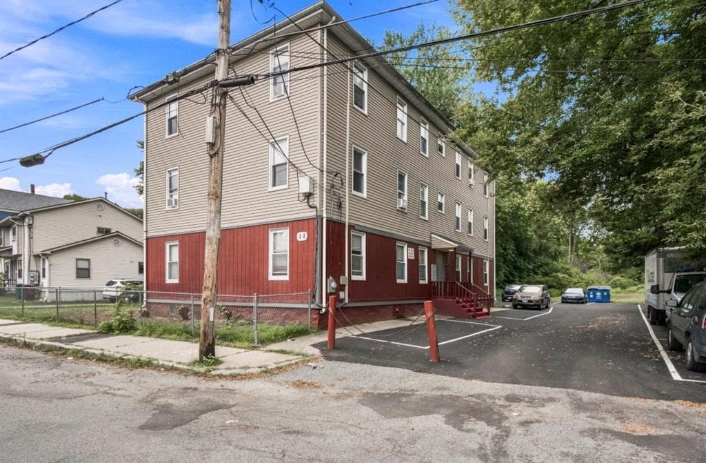 32 Northeast Street