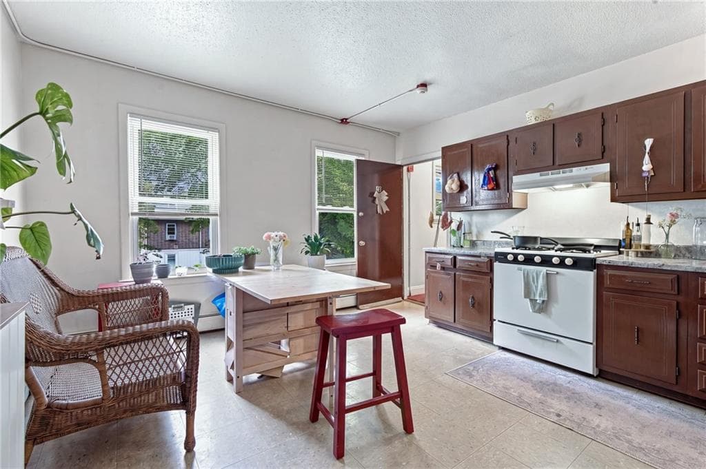 Commercial at 32 Northeast Street, Woonsocket, photo 19 of 49