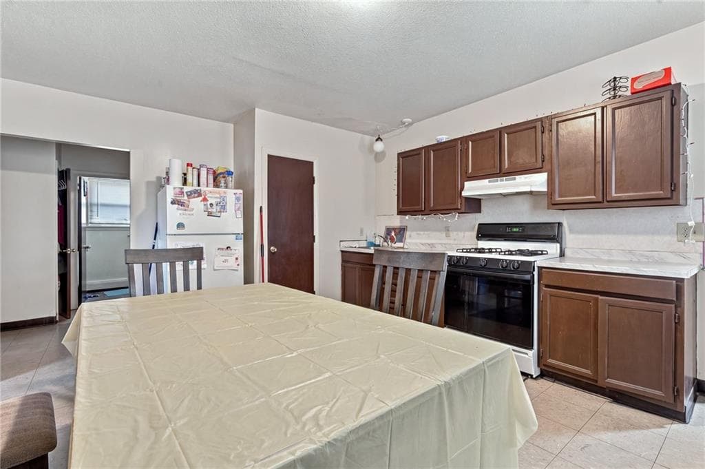 Commercial at 32 Northeast Street, Woonsocket, photo 25 of 49