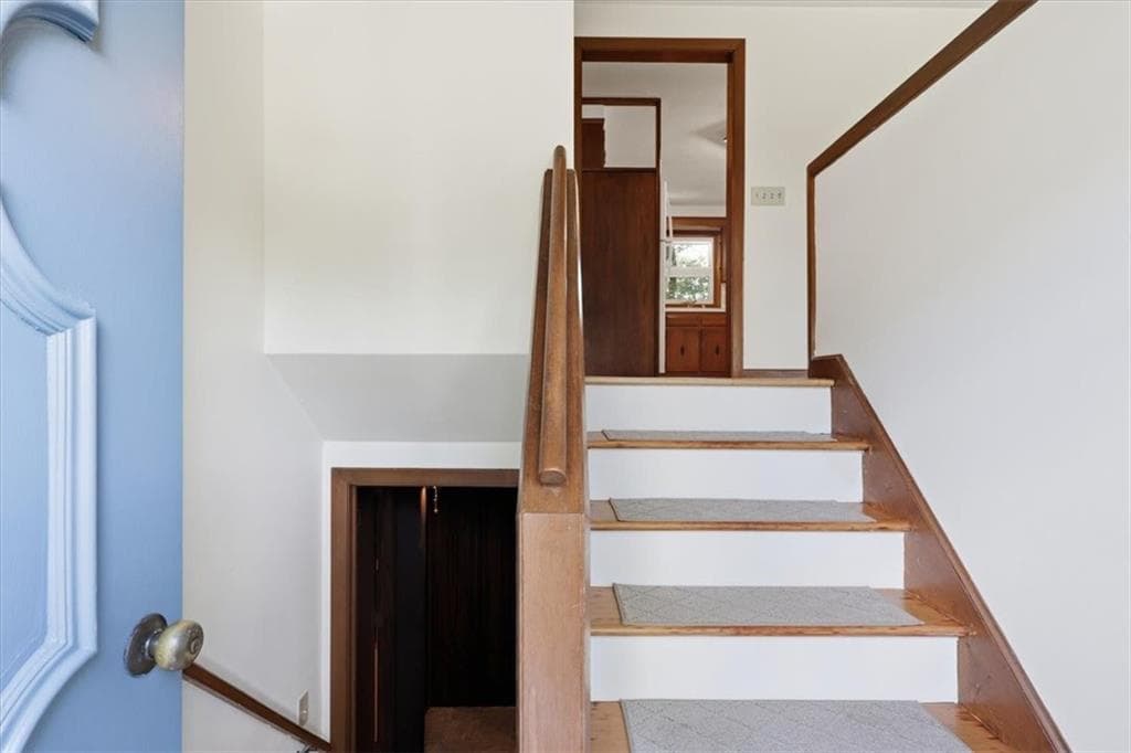 Single Family Residence at 83 Sage Drive, Warwick, photo 3 of 32