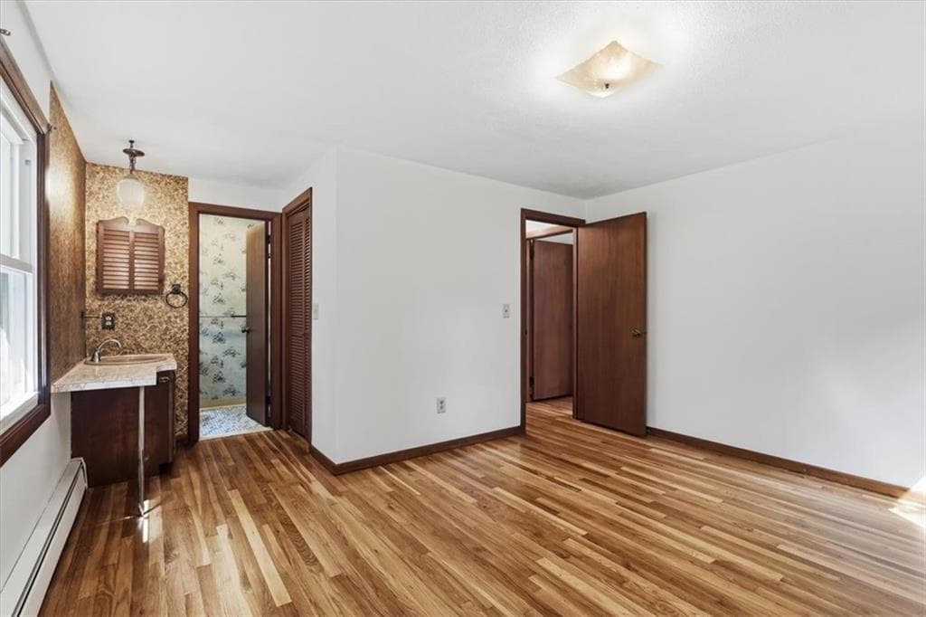 Single Family Residence at 83 Sage Drive, Warwick, photo 15 of 32