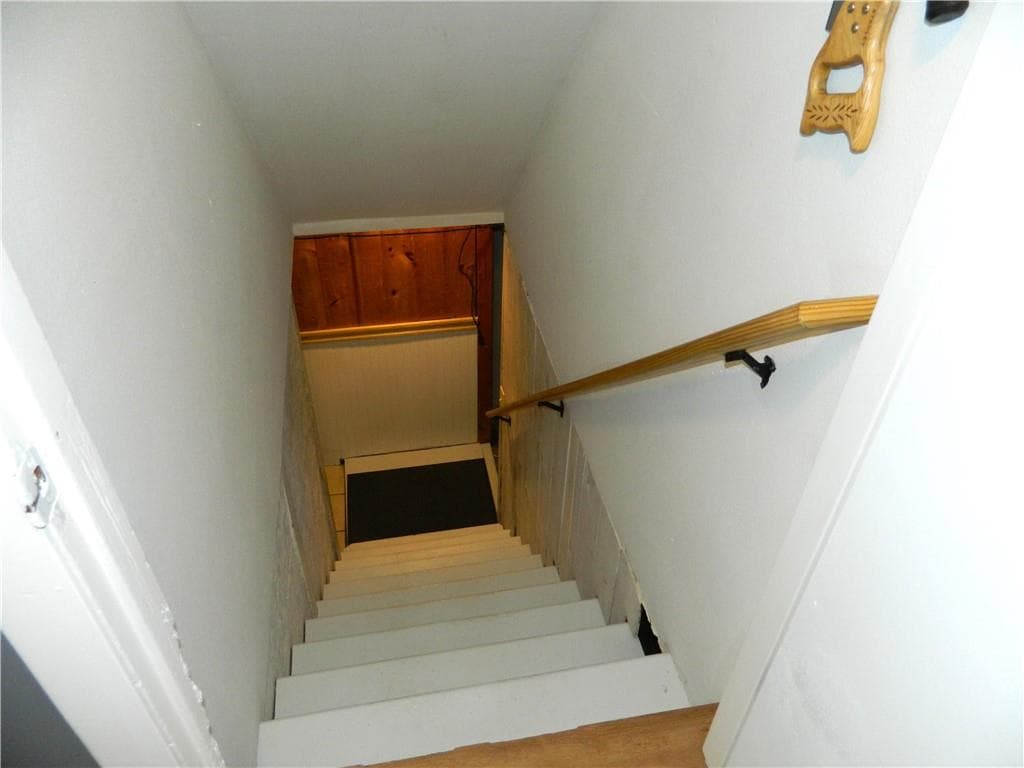 Single Family Residence at 4 Triton Drive, North Kingstown, photo 23 of 32