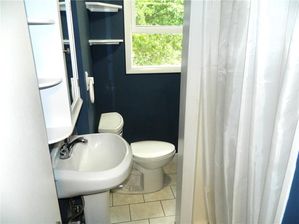 Single Family Residence at 4 Triton Drive, North Kingstown, photo 22 of 32