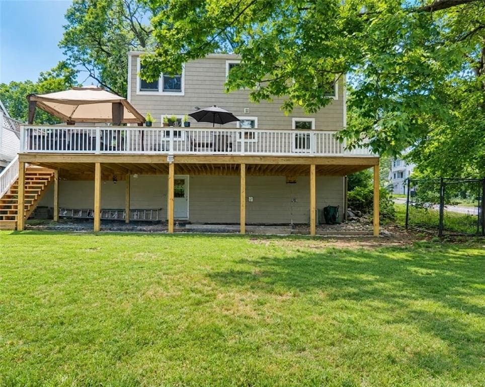 Single Family Residence at 4 Triton Drive, North Kingstown, photo 3 of 32