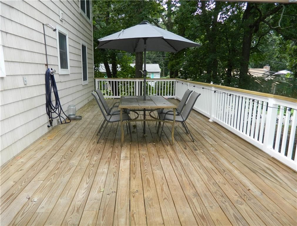 Single Family Residence at 4 Triton Drive, North Kingstown, photo 9 of 32