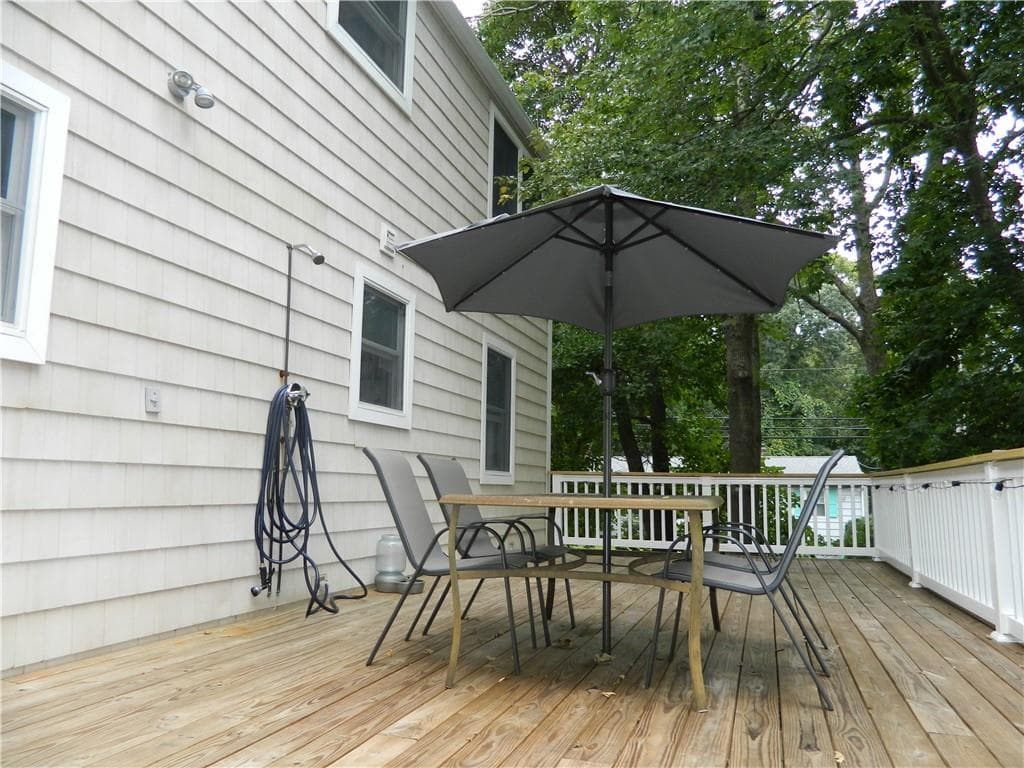 Single Family Residence at 4 Triton Drive, North Kingstown, photo 8 of 32