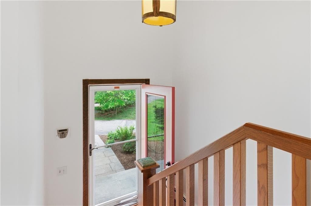 Single Family Residence at 8 Ledgemont Drive, Lincoln, photo 3 of 41