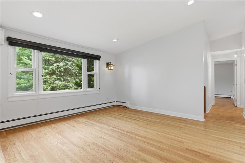 Single Family Residence at 8 Ledgemont Drive, Lincoln, photo 4 of 41