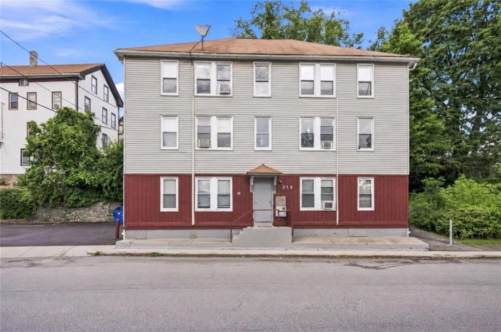 219 River Street