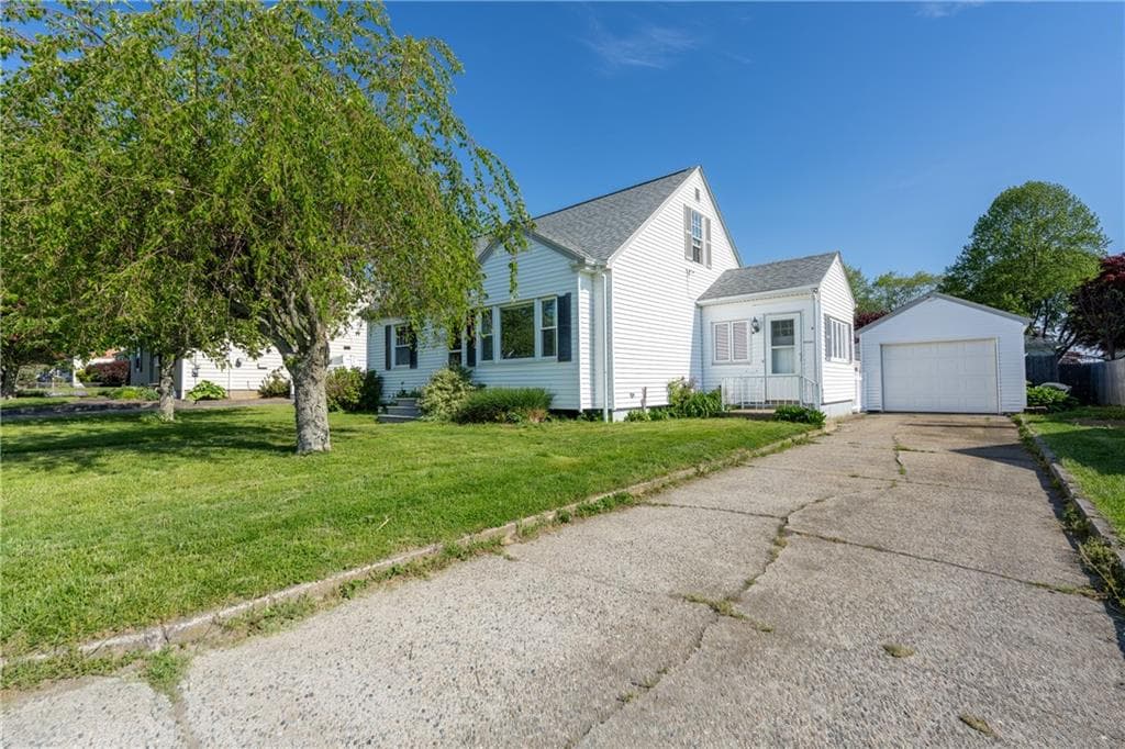 Single Family Residence at 110 James M Beardsworth Avenue, Tiverton, photo 2 of 24