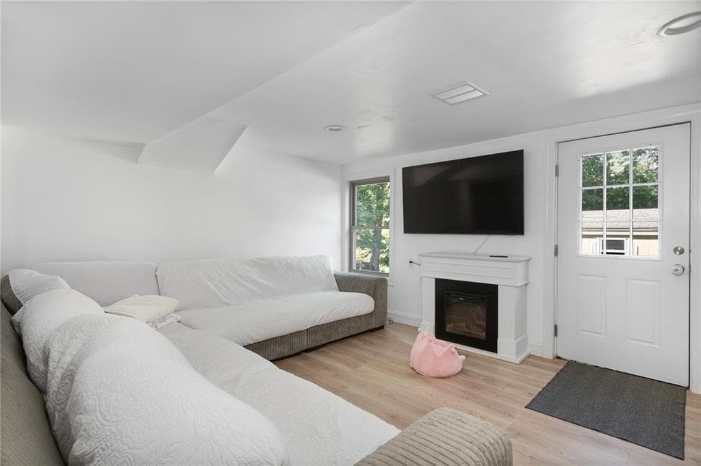 Single Family Residence at 151 Hope Road, Cranston, photo 22 of 47