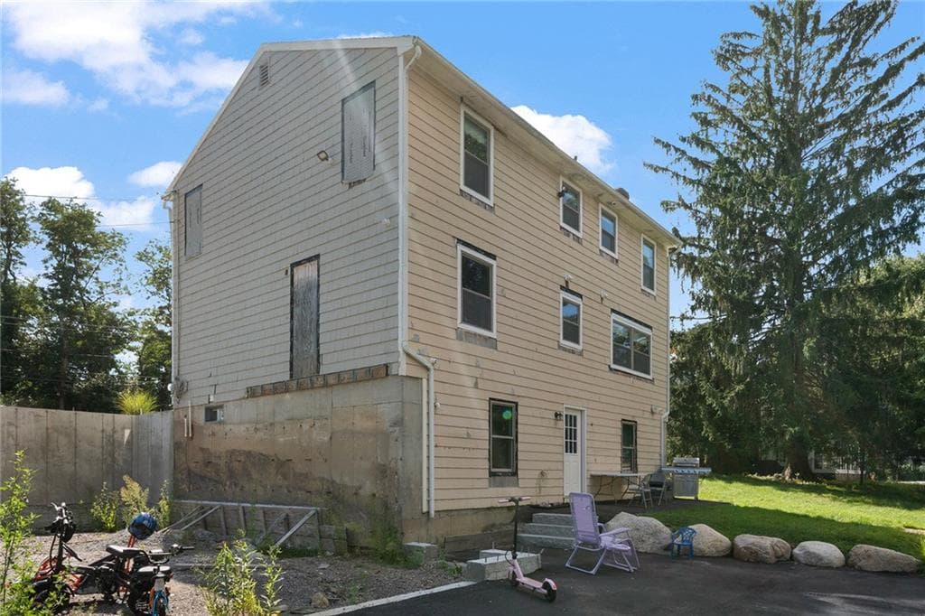 Single Family Residence at 151 Hope Road, Cranston, photo 41 of 47