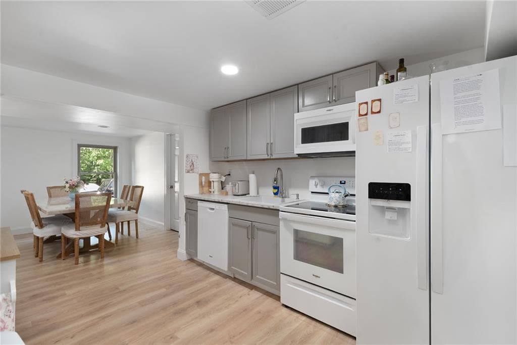 Single Family Residence at 151 Hope Road, Cranston, photo 18 of 47