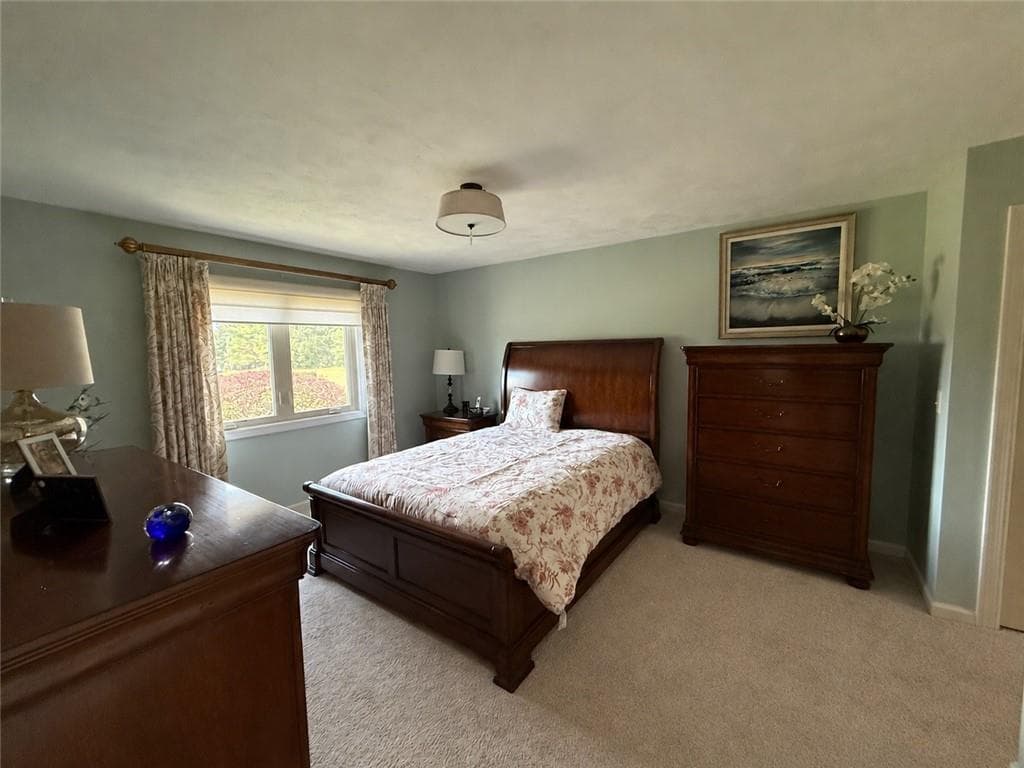 Condominium at 4 Shadowbrook Lane UNIT B, Smithfield, photo 9 of 17