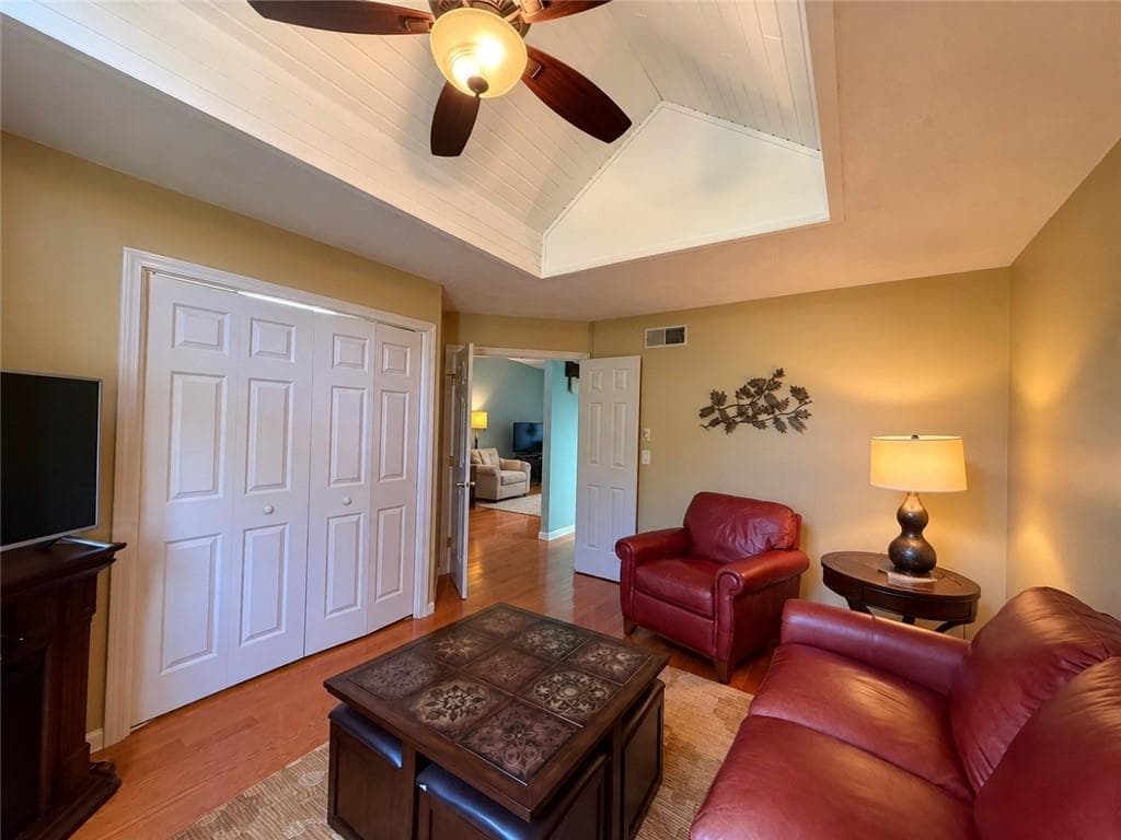 Condominium at 4 Shadowbrook Lane UNIT B, Smithfield, photo 8 of 17