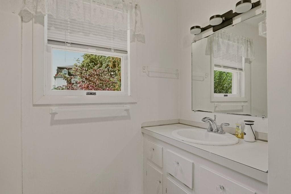 Single Family Residence at 28 Merton Road, Newport, photo 29 of 50