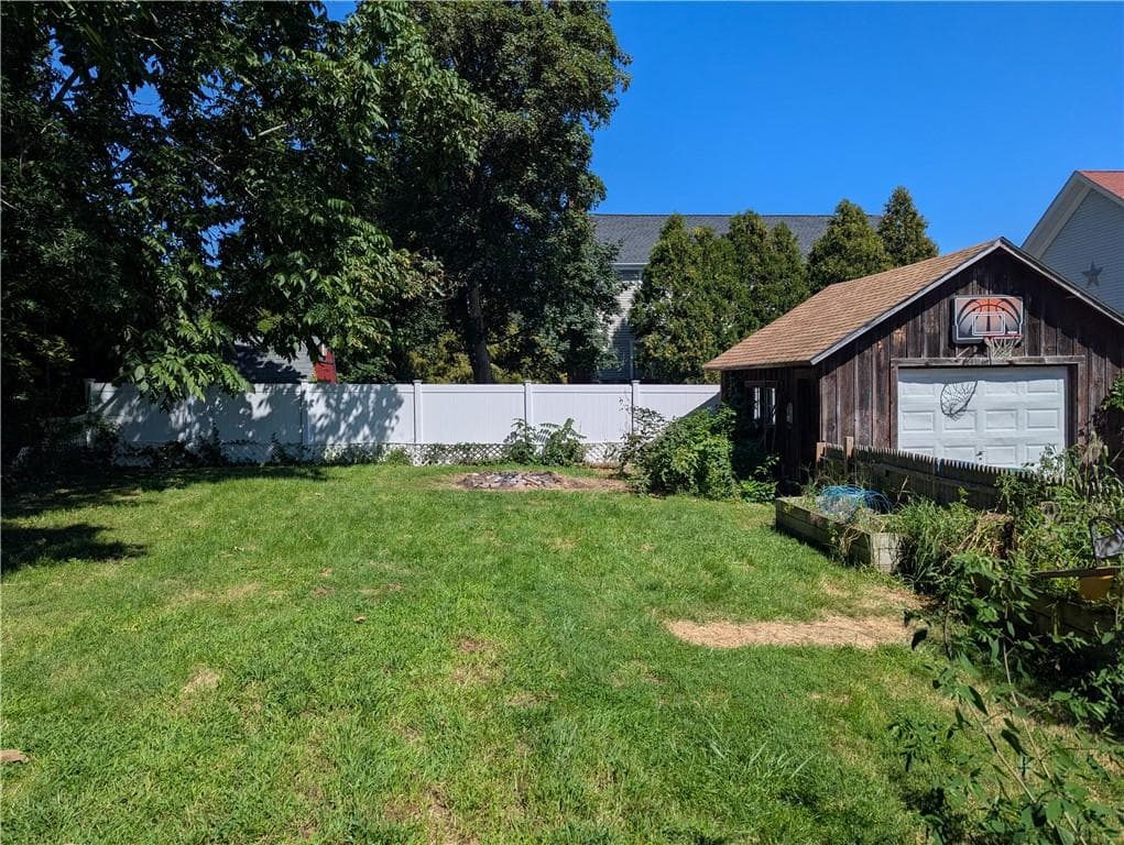 Single Family Residence at 9 Allen Avenue, South Kingstown, photo 4 of 21