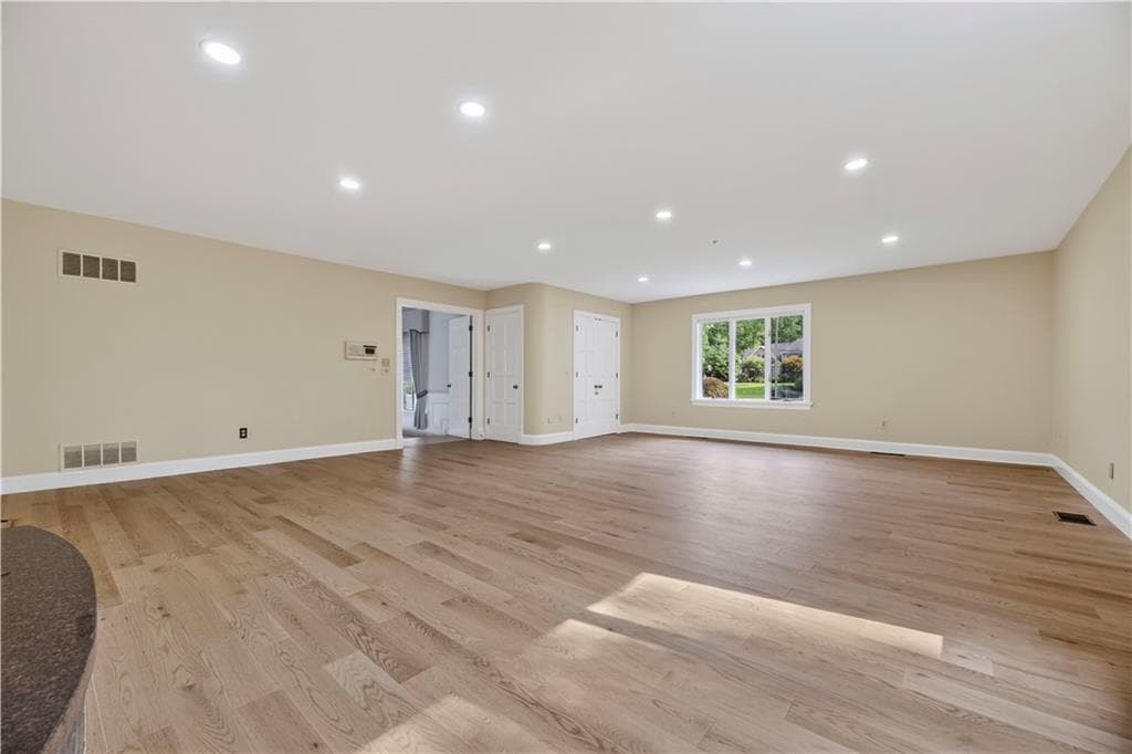 Single Family Residence at 136 White Birch Circle, Scituate, photo 13 of 35