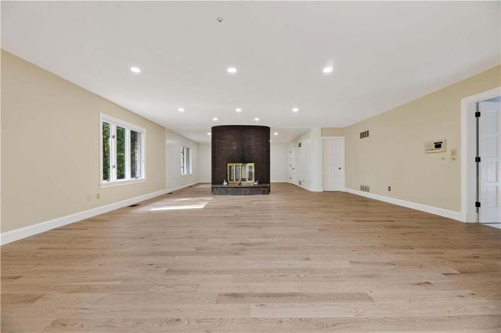 Single Family Residence at 136 White Birch Circle, Scituate, photo 12 of 35