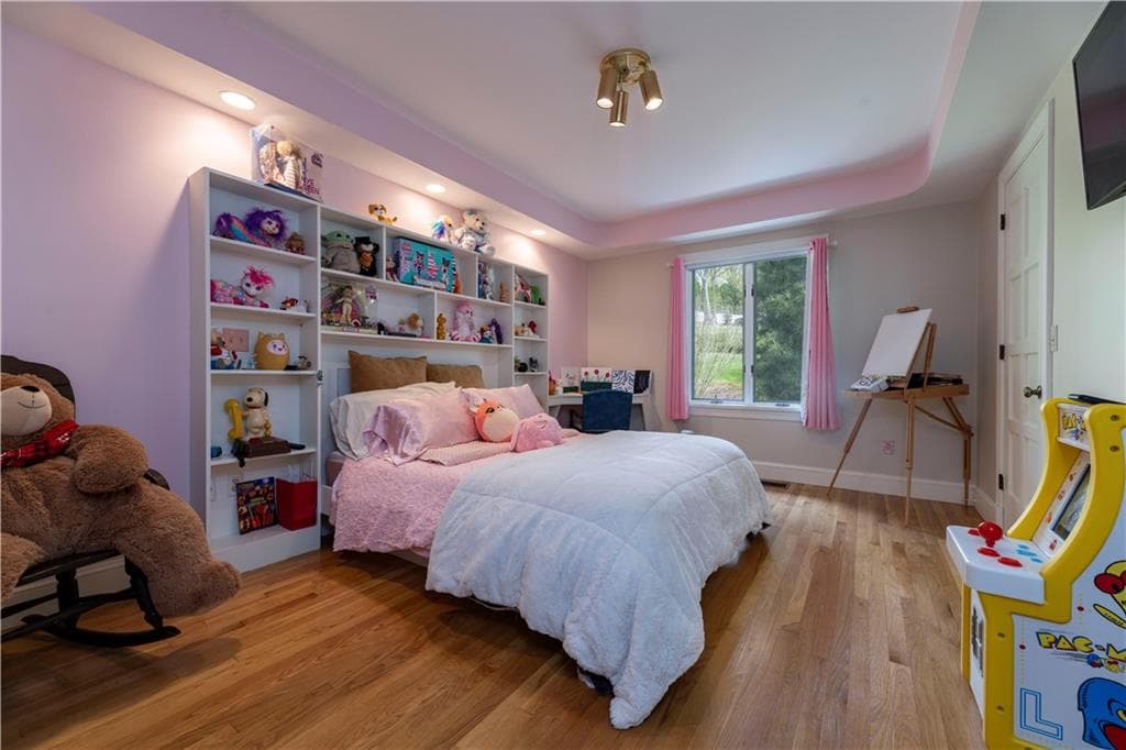 Single Family Residence at 136 White Birch Circle, Scituate, photo 26 of 35