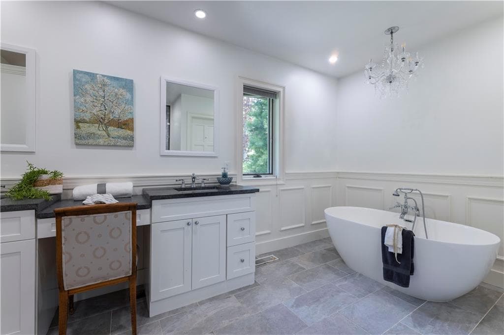 Single Family Residence at 136 White Birch Circle, Scituate, photo 24 of 35
