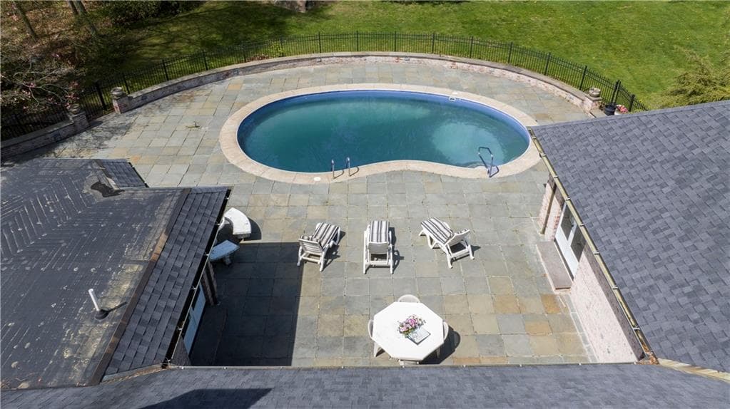 Single Family Residence at 136 White Birch Circle, Scituate, photo 30 of 35