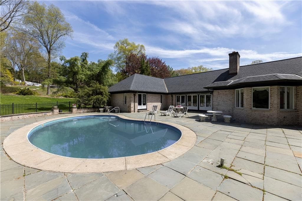 Single Family Residence at 136 White Birch Circle, Scituate, photo 34 of 35