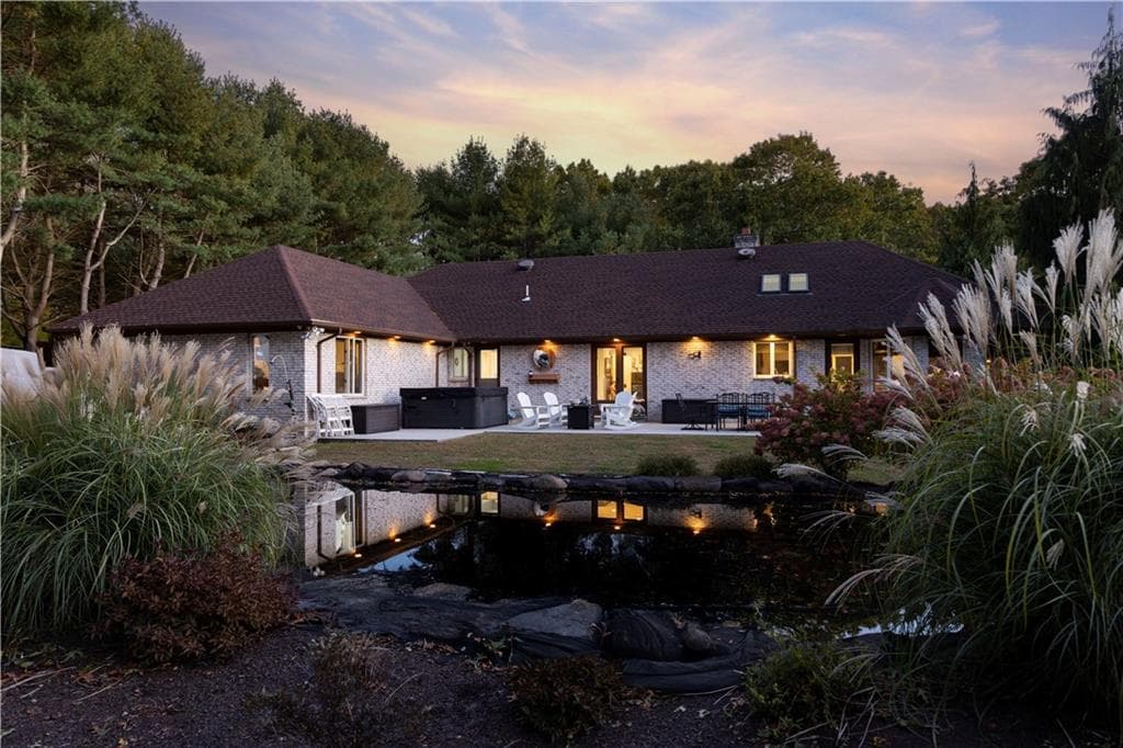 Single Family Residence at 140 White Birch Circle, Scituate, photo 28 of 38