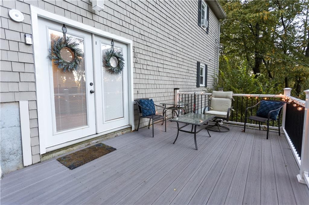 Single Family Residence at 986 Knotty Oak Road, Coventry, photo 5 of 33