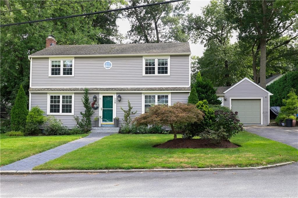 Single Family Residence at 139 Woodstock Lane, Cranston, photo 2 of 30