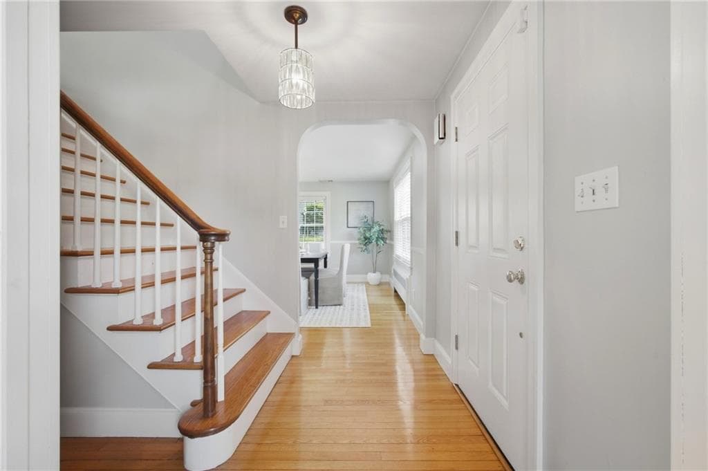 Single Family Residence at 139 Woodstock Lane, Cranston, photo 17 of 30