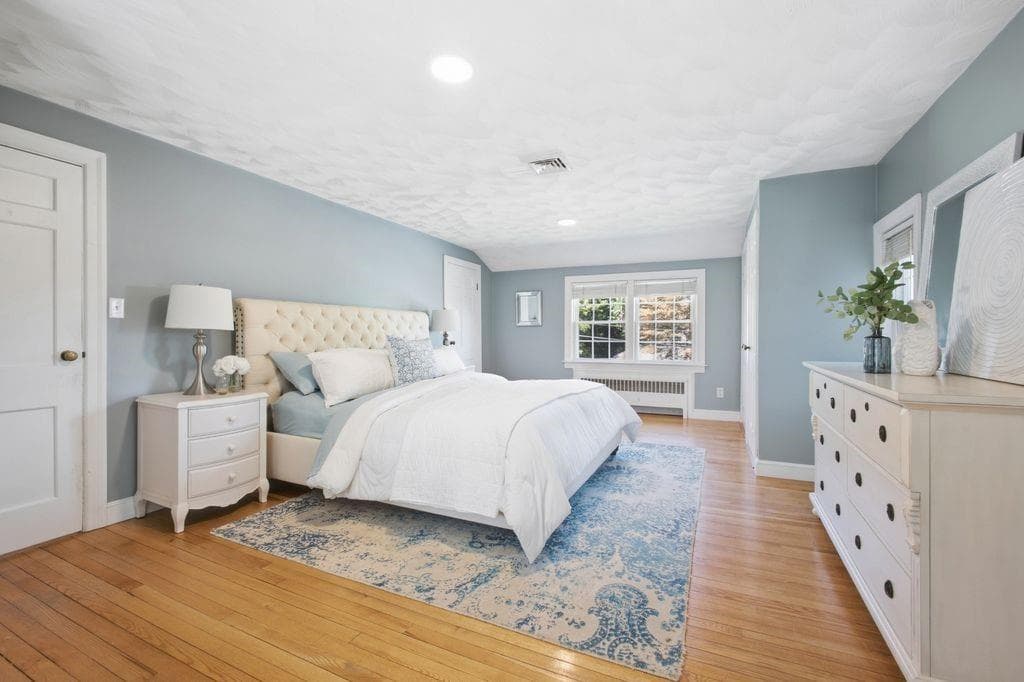 Single Family Residence at 139 Woodstock Lane, Cranston, photo 19 of 30