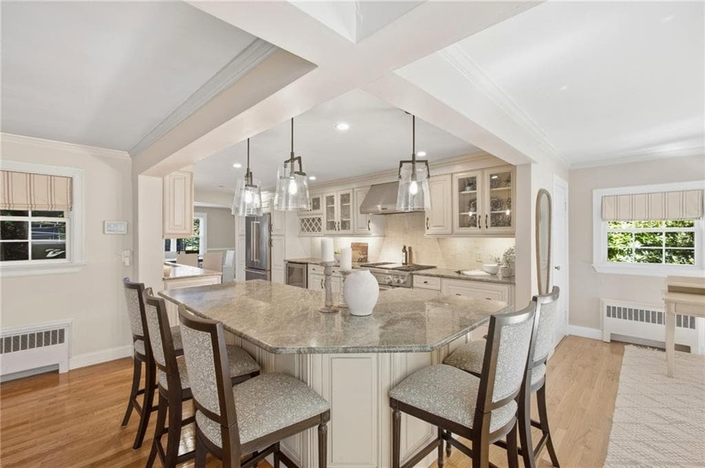 Single Family Residence at 139 Woodstock Lane, Cranston, photo 8 of 30