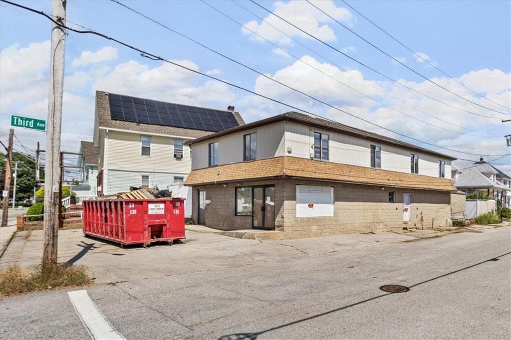 Commercial at 1604 Elmwood Avenue, Cranston, photo 11 of 33